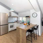 Luni Appartement Blace