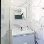 Luni Apartment *
