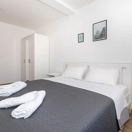 Apartment Luni