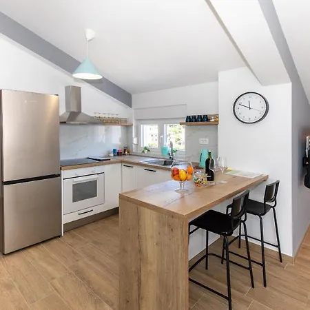 Luni Lejlighed Blace