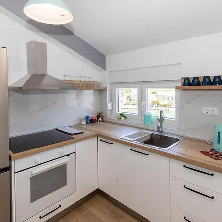 Luni Lejlighed Blace