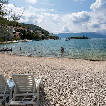 Luni 公寓