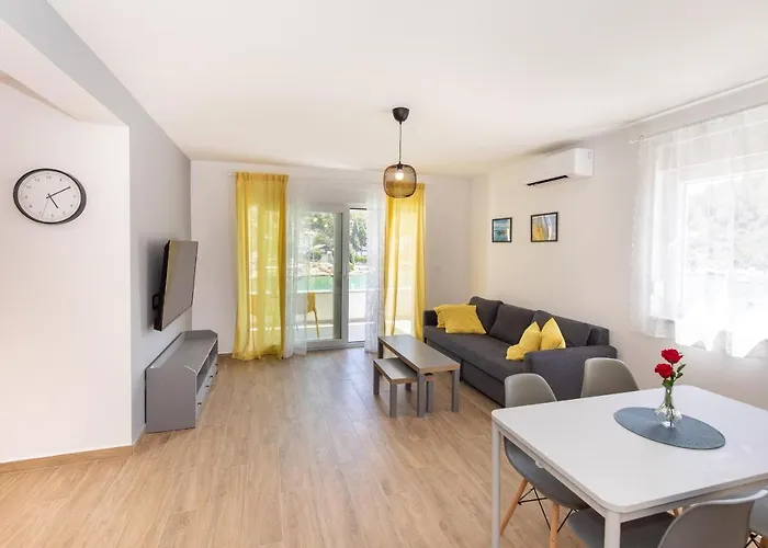 Luni Διαμέρισμα *