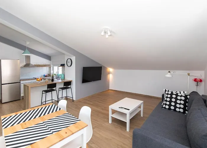 Luni Διαμέρισμα