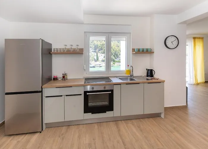 Luni Διαμέρισμα