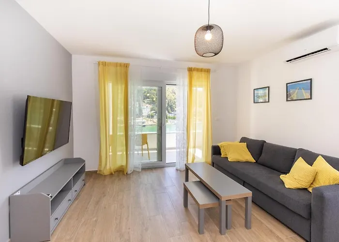 Luni Διαμέρισμα *