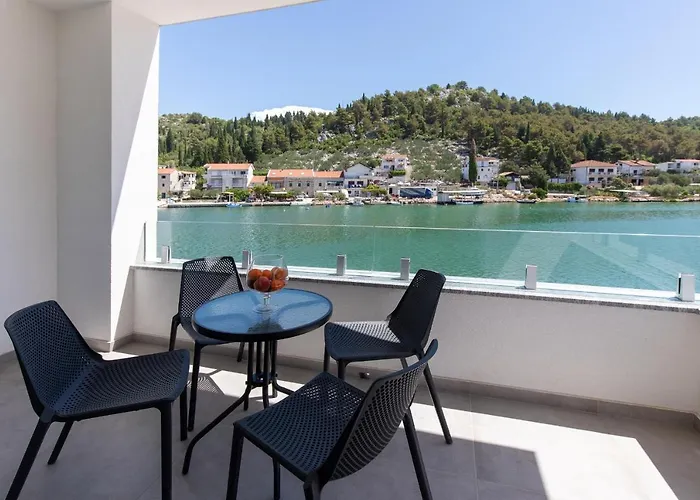 Luni Διαμέρισμα