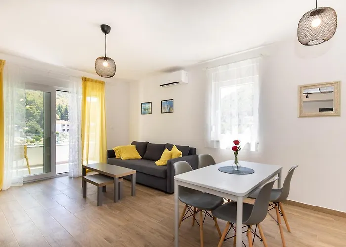 Luni Διαμέρισμα *