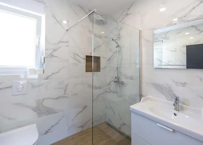 Luni Διαμέρισμα