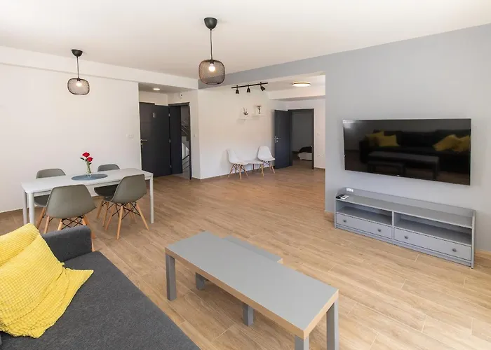 Luni Διαμέρισμα *