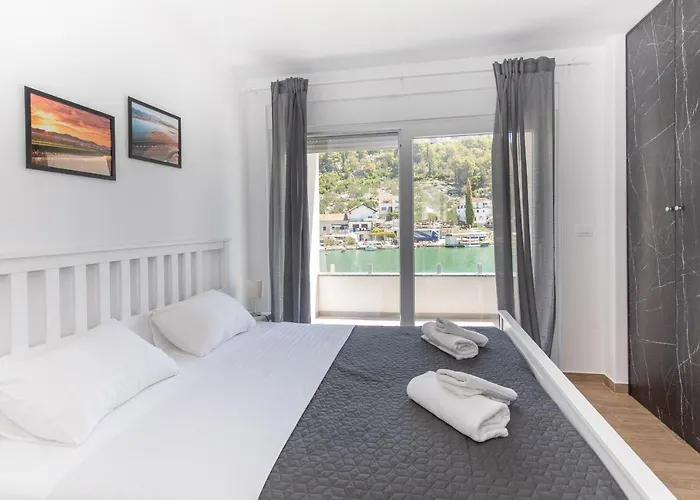 Luni Διαμέρισμα